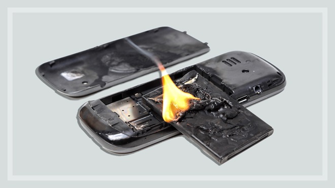 lithlium_battery_in_phone_on_fire